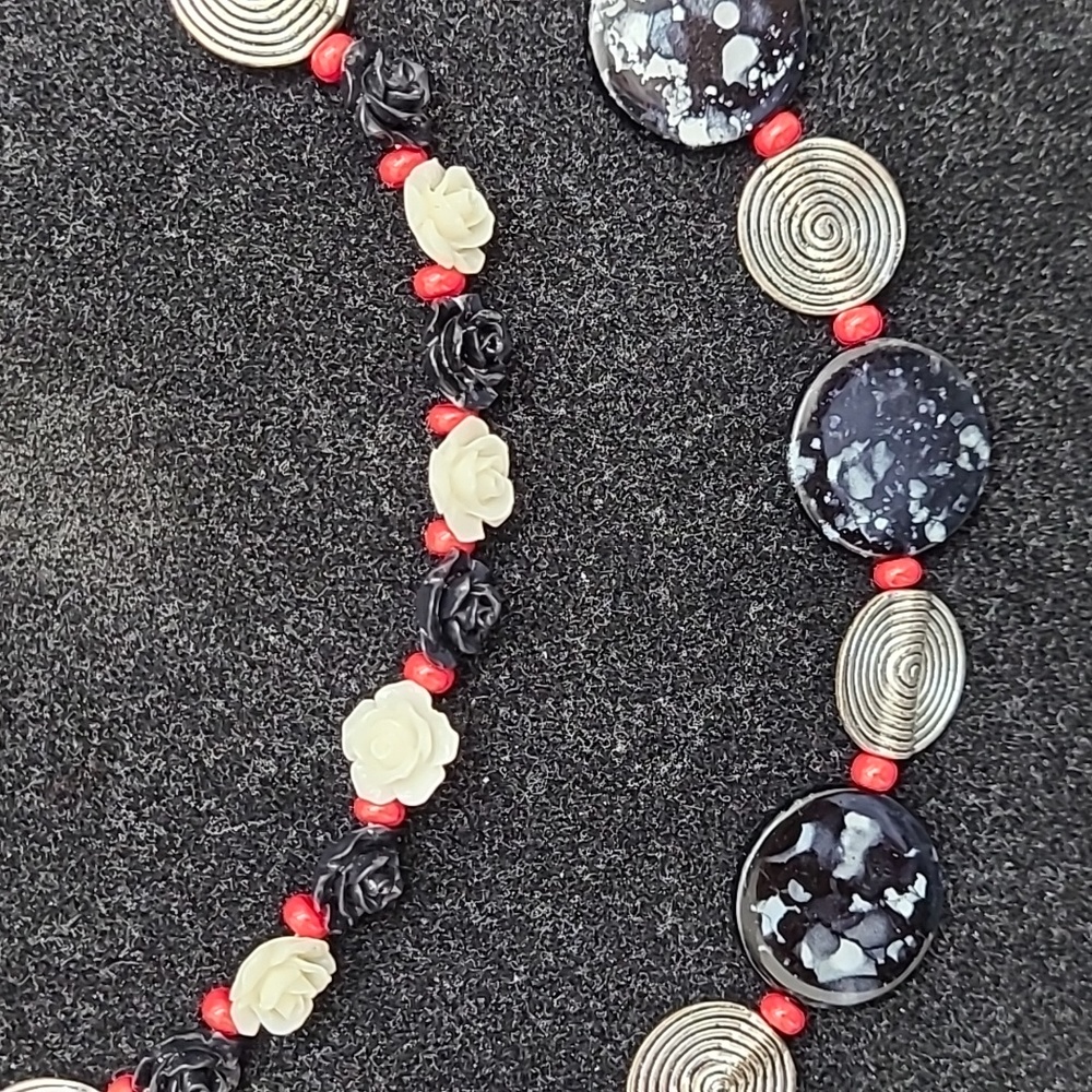 Hand crafted double strand necklace - Picture 2 of 3